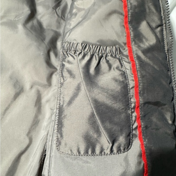 True Character 90% Goose Down 10% Goose Feather Vest Shiny Grey-Taupe Size Large - Picture 8 of 15